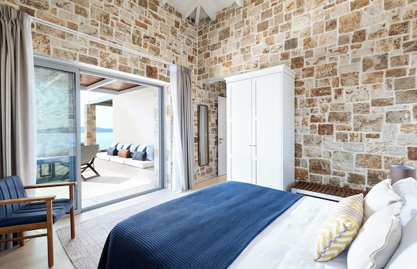 2 bedrooms, iron/ironing board, WiFi