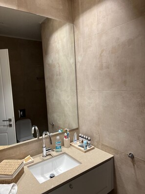 Shower, hair dryer, towels, soap - Sea view 2-bedroom villa in lovely Meganis with WiFi, AC (lefkada)