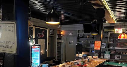 Private Room With Pub Lounge on Site!