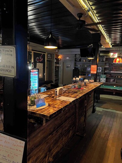 Private Room With Pub Lounge on Site!