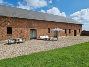 Outdoor dining - Gîtes de France® - La Maison d'Armand (DOUDEVILLE)