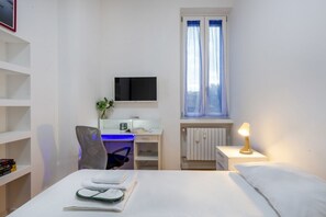 3 bedrooms, desk, iron/ironing board, WiFi