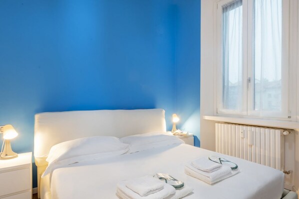 3 bedrooms, desk, iron/ironing board, WiFi