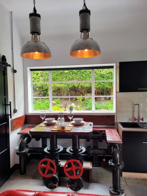 Fridge, oven, stovetop, dishwasher - Industrial | Entire House | Air-Con | Pet-Friendly | Enclosed | Ironbridge Gorge (Broseley)