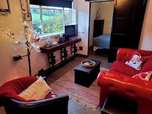 1 室のベッドルーム、アイロン / アイロン台、WiFi (無料)、ベッドシーツ