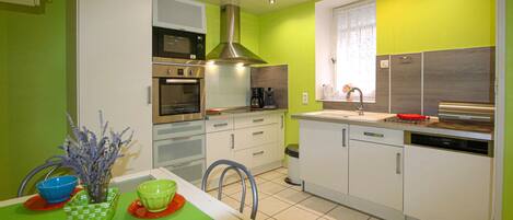 Frigorífic, forn, placa de cuina i rentaplats