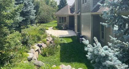 1-bedroom, 3 Gig-Fiber WiFi, timbered/view setting in WDM near RecPlex/DMU