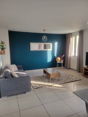 Appartement spacieux refait à neuf . Proche des stations de ski