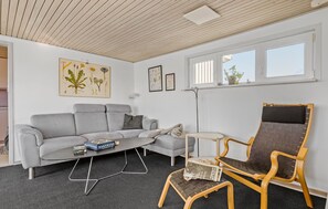 Smart TV, fireplace - 3 bedroom awesome home in Brenderup Fyn (Brenderup Fyn)