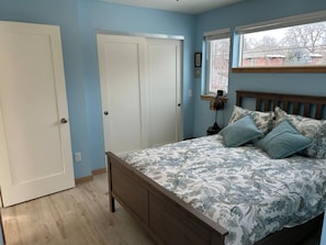 1 bedroom, WiFi, bed sheets - Sparkling new home in U district (Missoula)