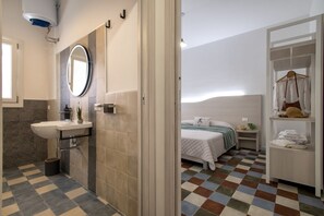 Dusj, hårføner, bidé og håndklær