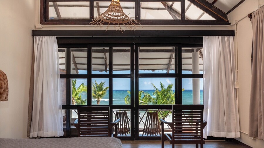 Mía Tulum Beachfront Resort - Ocean View Suites and Beach Club