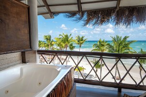 Deluxe King Ocean View with Jacuzzi | Sacada
