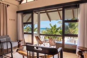 Deluxe King Ocean View with Jacuzzi | Free WiFi, bed sheets