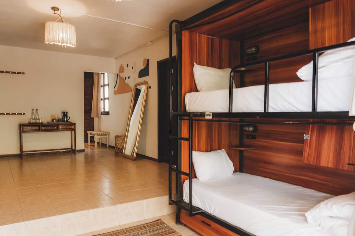 Free WiFi, bed sheets