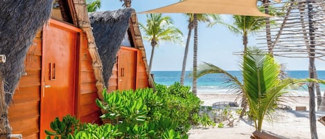 Bungalow estándar, baño compartido, vista al mar | Wifi gratis y ropa de cama