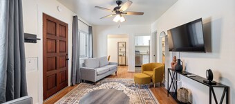 Jacuzzi Delight - Luxe 2BD/2BA Walk to UC Davis Medical Center