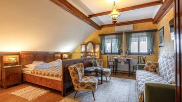 2 bedrooms, in-room safe, iron/ironing board, travel cot