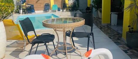 TV connectée de 32 pouces avec chaînes numériques, Netflix