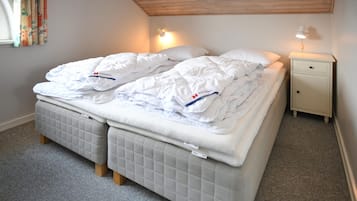 3 bedrooms, travel crib, free WiFi
