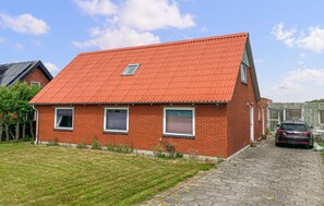 Exterior - 4 bedroom pet friendly home in Thyholm (Thyholm)