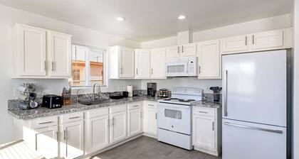 Casa Cielo: Eco-friendly 2BD Near Gem Show & I-10