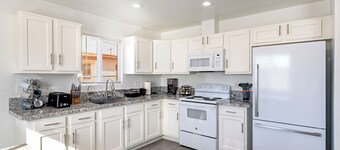 Casa Cielo: Eco-friendly 2BD Near Gem Show & I-10