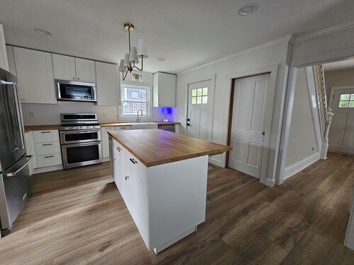 Charming 3-bedroom house with WiFi and AC in Brookville's quiet Northside