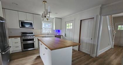 Charming 3-bedroom house with WiFi and AC in Brookville's quiet Northside