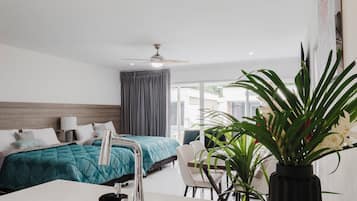 Deluxe villa, uitzicht op zwembad | 1 slaapkamer, lakens van Egyptisch katoen, luxe beddengoed, donsdekens