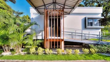 Villa Confort, vue piscine | 1 chambre, draps en coton égyptien, literie de qualité supérieure
