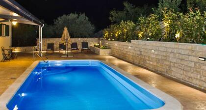 Impresionante casa en Zadvarje