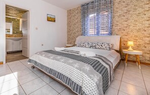 1 bedroom, free WiFi, bed sheets - Awesome apartment in Medulin with WiFi (Medulin)