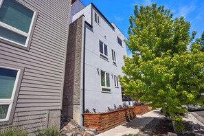Exterior - Slofax House - Modern 3 Bedroom Home with Rooftop Hot Tub in Sloans Lake Denver (Denver)
