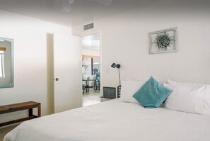 2 bedrooms, iron/ironing board, travel cot, Internet