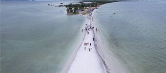 Ecological Refuge in Arraial do Cabo - Monte Alto - Massambaba Beach and Lagoon