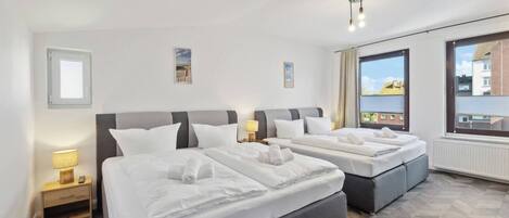 2 bedrooms, travel crib, free WiFi, bed sheets