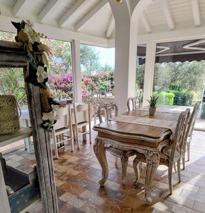 Free daily buffet breakfast - Grotta dei Puntali b&b (Carini)