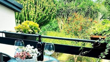 Doppia Comfort, balcone, vista mare | Una scrivania, Wi-Fi gratuito