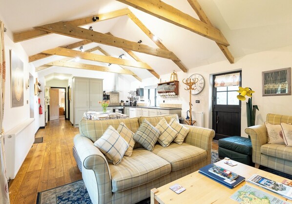 DVD player - A beautiful converted Welsh barn perfect for two.. (Crymych)