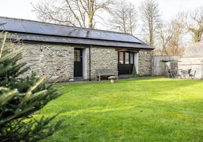 Exterior - A beautiful converted Welsh barn perfect for two.. (Crymych)