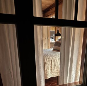 3 bedrooms, bed sheets