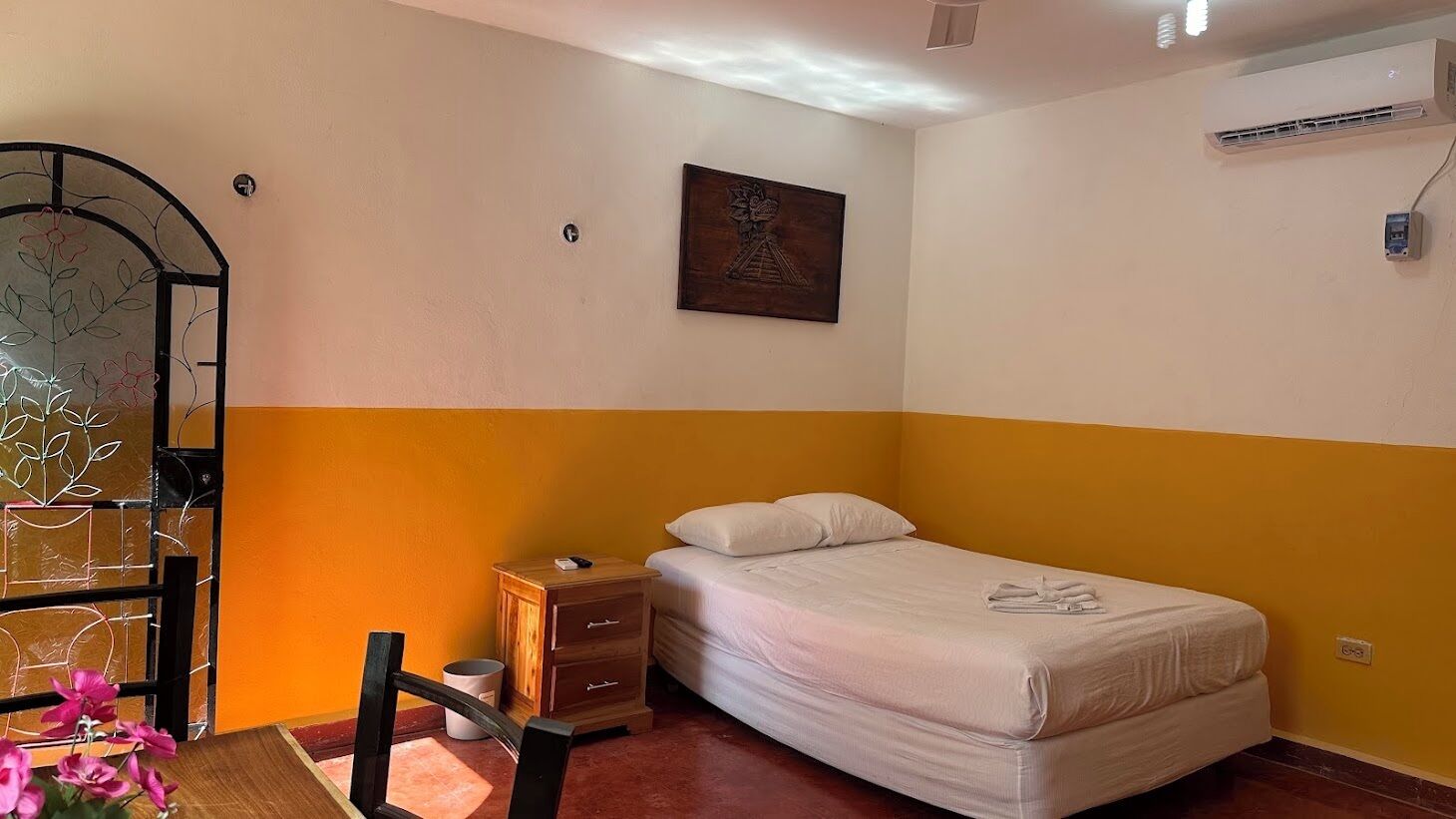 Basic Double Room | Desk, free WiFi, bed sheets