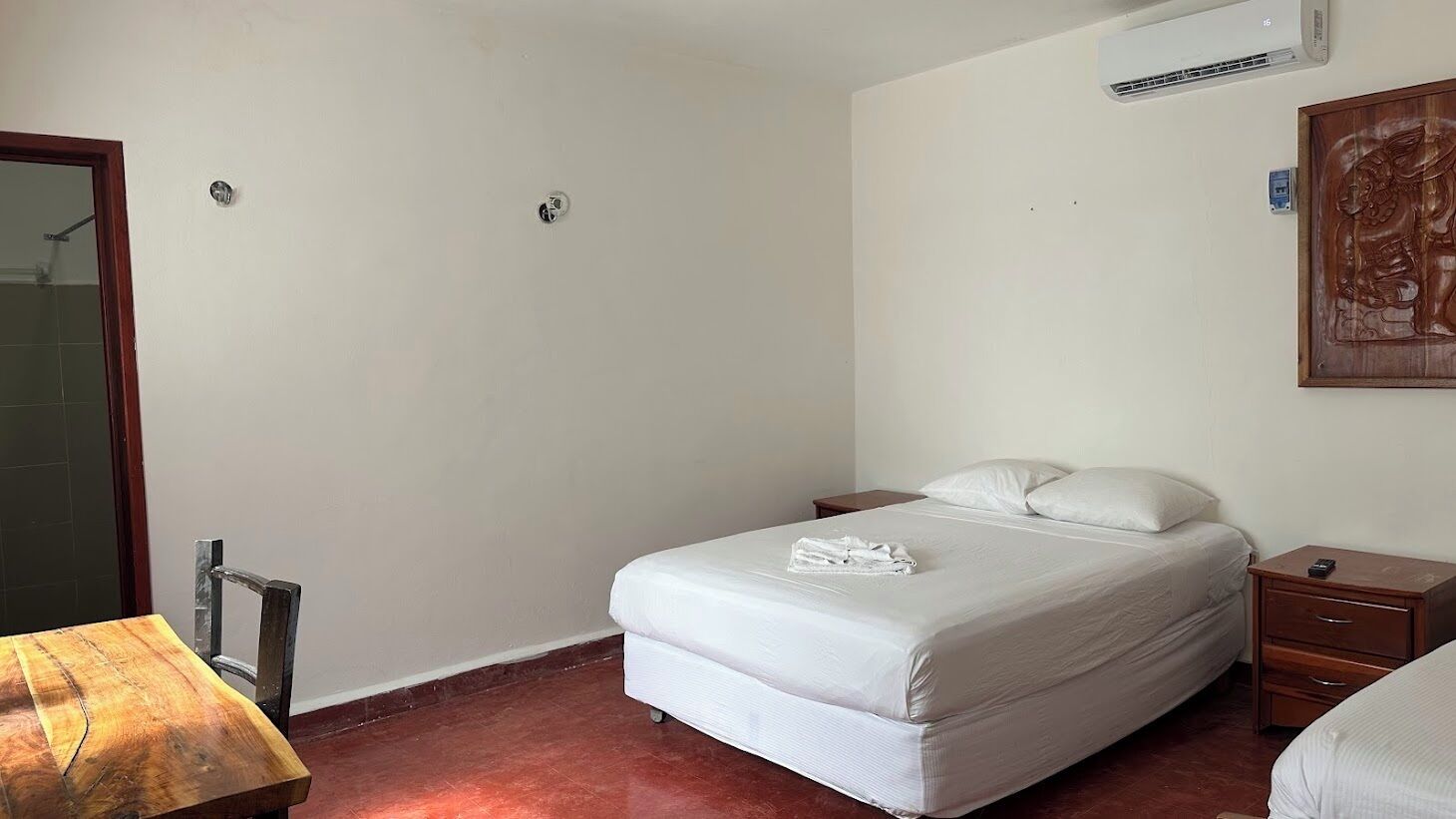 Basic Triple Room | Desk, free WiFi, bed sheets