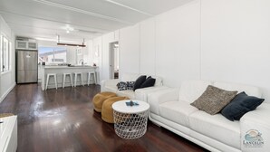 Living area - Playgrounds -Your perfect Family Getaway Awaits! (Lancelin)