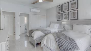 3 bedrooms, desk, iron/ironing board, travel cot
