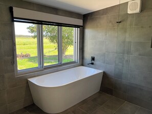 Håndklær, såpe og toalettpapir