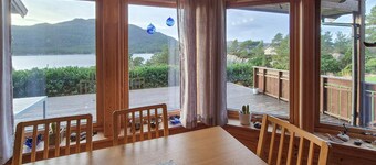 Gorgeous home in Eivindvik with WiFi