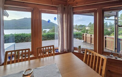Gorgeous home in Eivindvik with WiFi