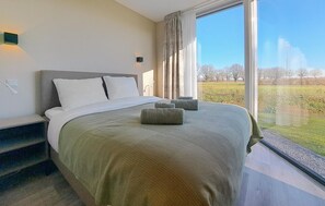 2 室のベッドルーム、旅行用ベビーベッド、WiFi (無料)、ベッドシーツ